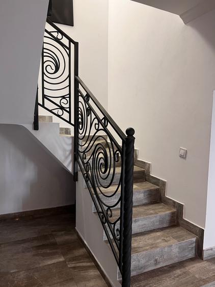 Casă cu 4 camere în Exterior Vest