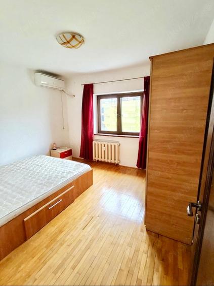 Apartament cu 3 camere decomandat în Nerva Traian