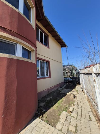 Casă individuală cu 5 camere cu Teren 195 Mp în Blejoi