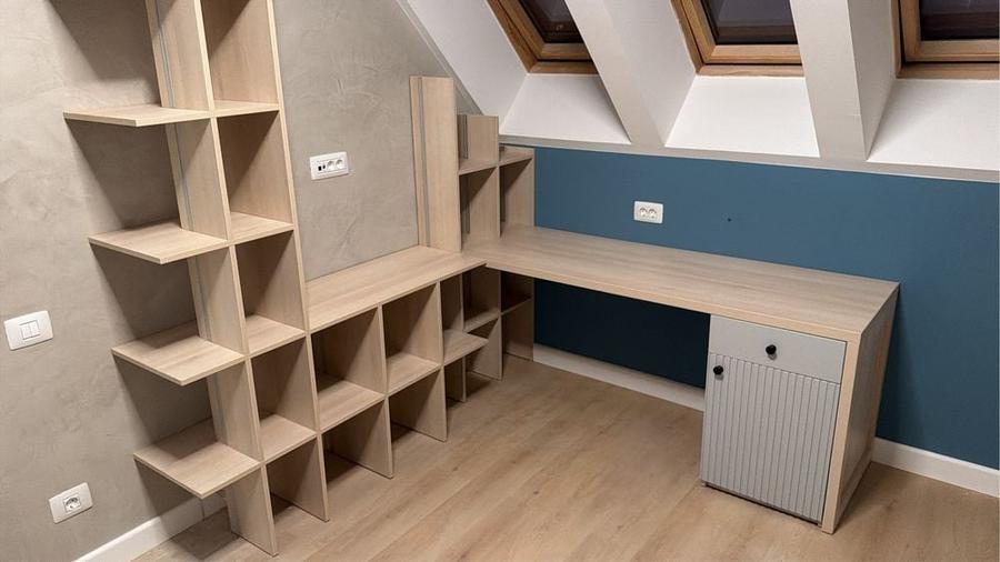 Apartament cu 4 camere decomandat în Central