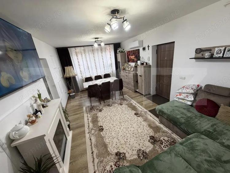 Apartament cu 3 camere decomandat în Ampoi 3