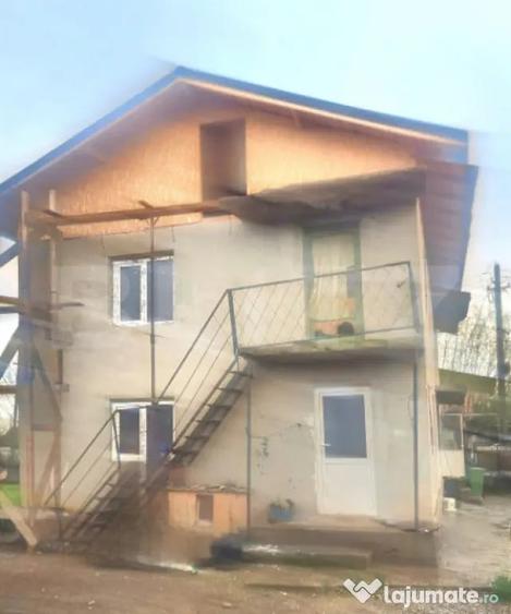 Casă cu 3 camere cu Teren 696 Mp în Brazi