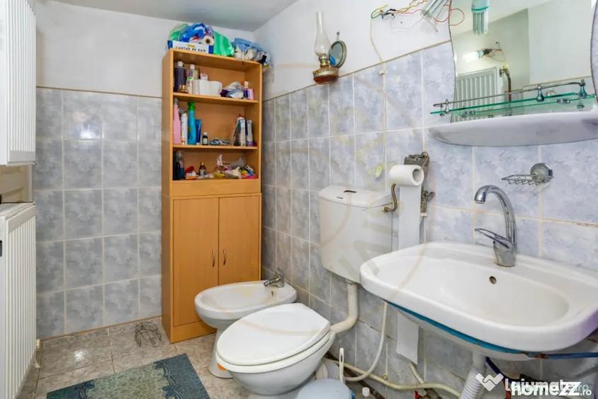 Casă cu 5 camere cu Teren 5232 Mp în Căldăraru
