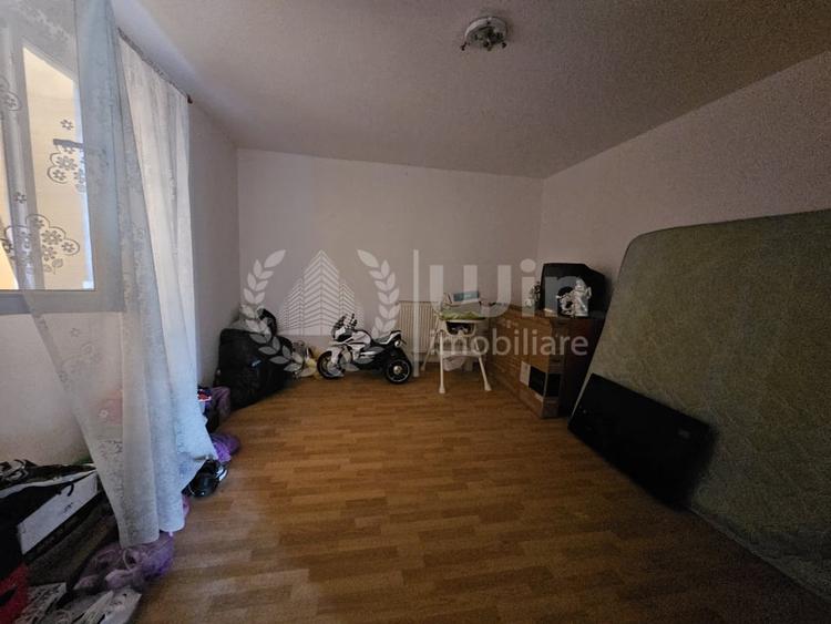 Casă individuală cu 5 camere cu Canalizare în Iris