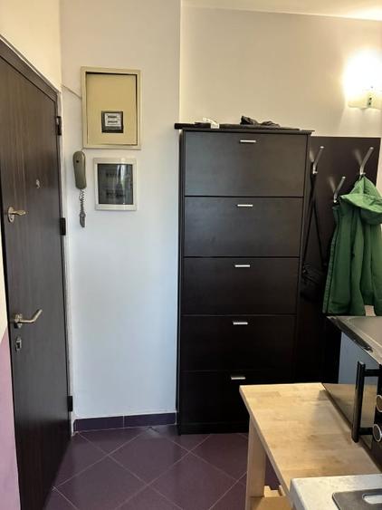 Apartament cu 2 camere semidecomandat, mobilat în Complex Studențesc
