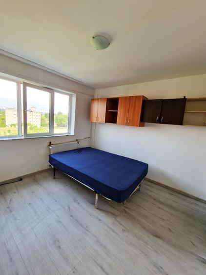 Apartament decomandat în Baza 3