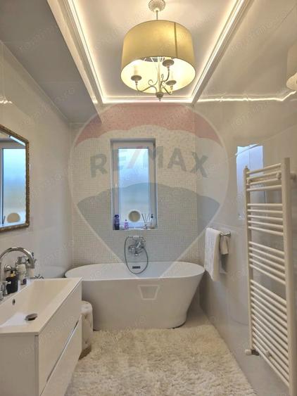 Apartament cu 4 camere decomandat în Unirii