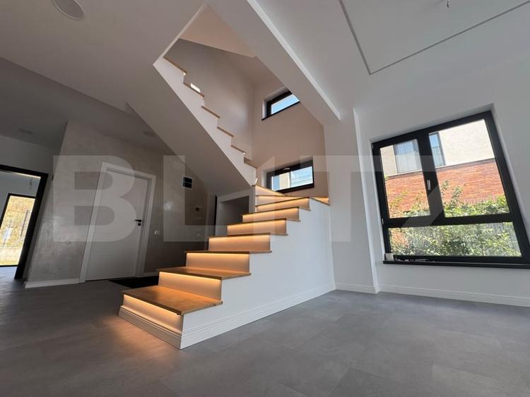Duplex cu 4 camere cu Canalizare în Iris
