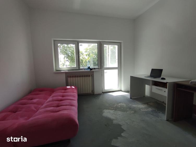 Apartament cu 4 camere decomandat în Iancului