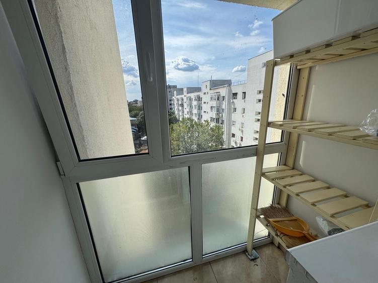 Apartament cu 4 camere decomandat în Moșilor