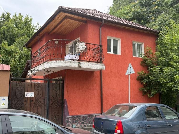 Casă cu 4 camere în Colentina