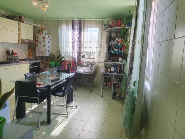 Casă individuală cu 5 camere cu Teren 371 Mp în Berceni