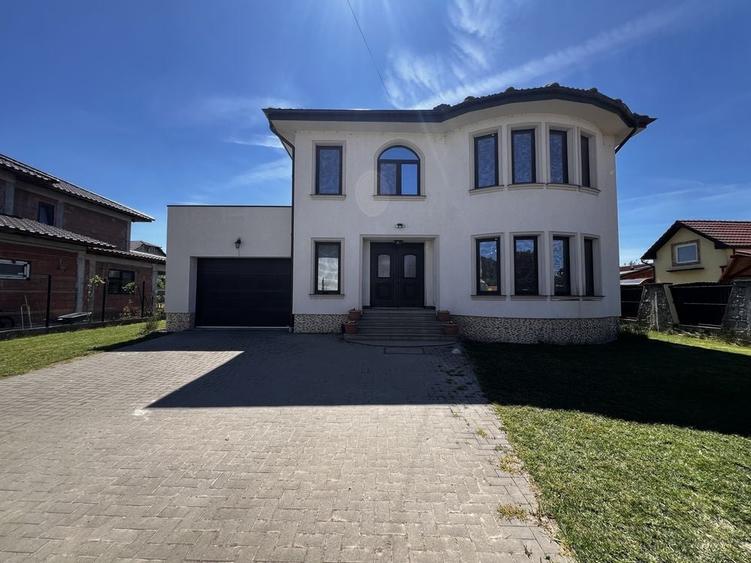 Casă cu 4 camere în Central