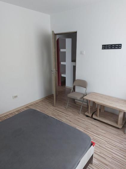 Apartament cu 2 camere semidecomandat în Enoșești