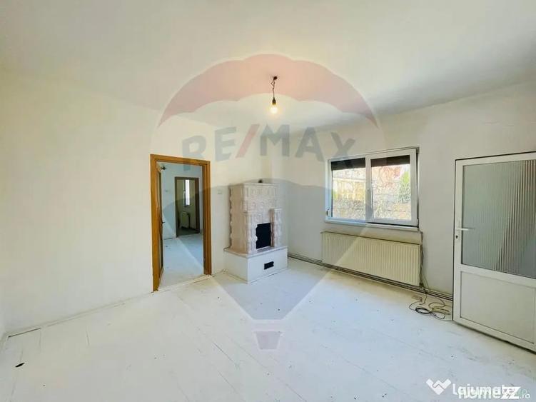 Casă cu 6 camere cu Teren 500 Mp în Calea Dumbrăvii