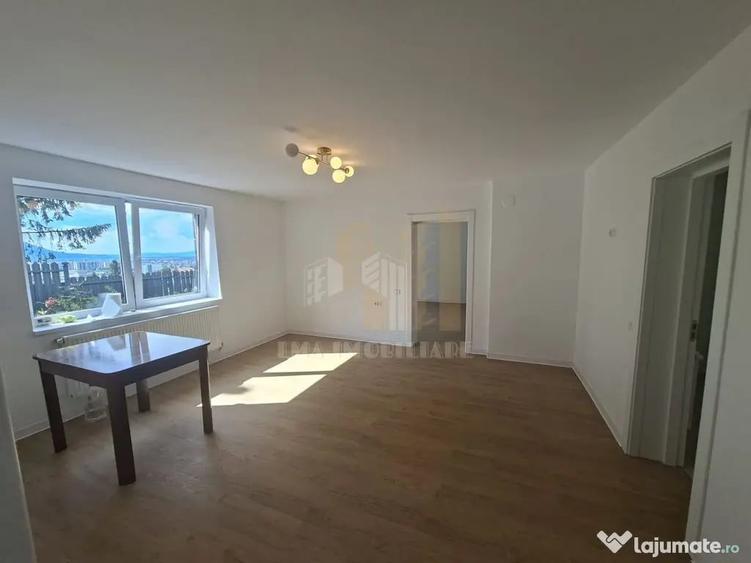 Apartament cu 2 camere semidecomandat în Brașovul Vechi