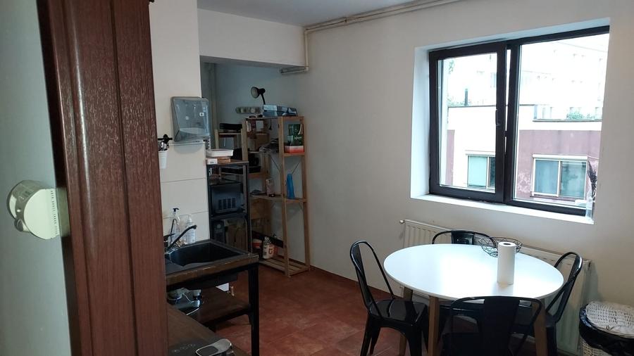 Casă individuală cu 4 camere cu Teren 150 Mp în P-ța Muncii