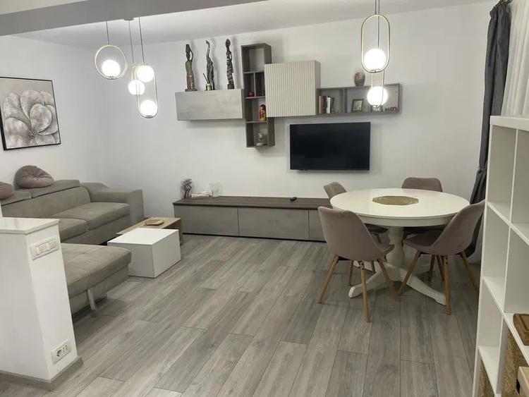 Apartament cu 4 camere decomandat în Pantelimon