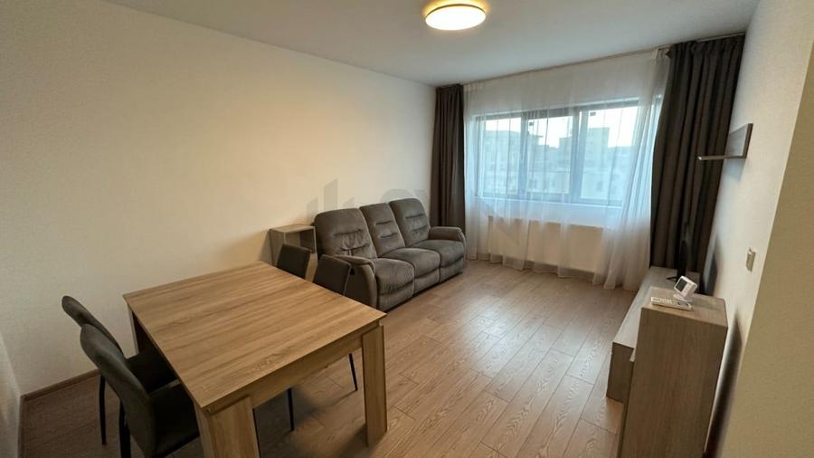 Apartament cu 2 camere semidecomandat, mobilat în Regie