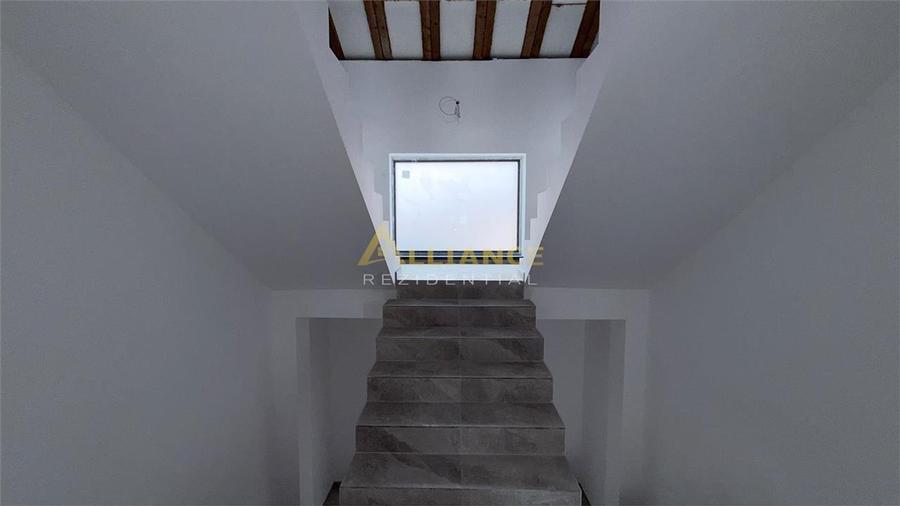 Casă individuală cu 5 camere cu Teren 530 Mp în Berceni