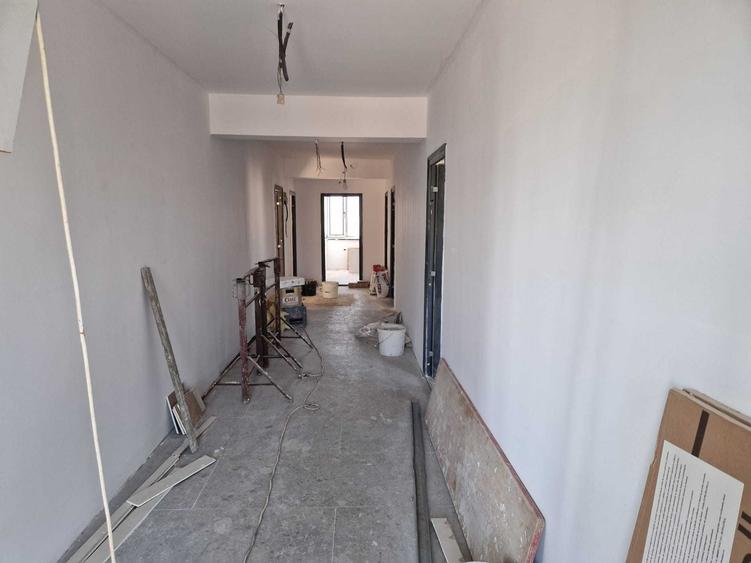 De inchiriat cladire la strada principala in Valea Ursului - 6