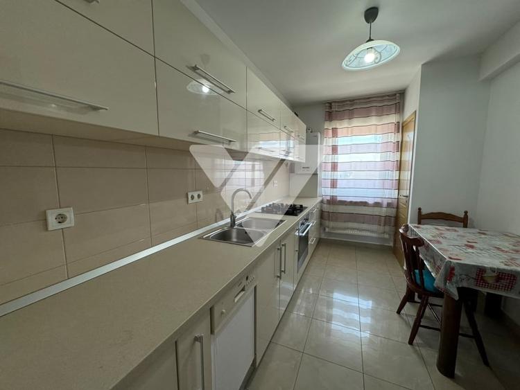 Apartament cu 3 camere decomandat, mobilat în Șelimbăr