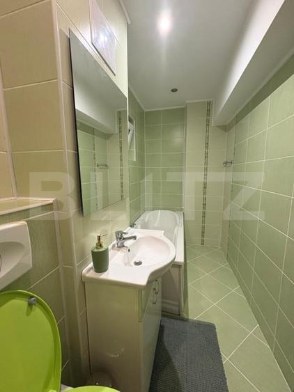 Apartament cu 4 camere decomandat, mobilat în Semicentral