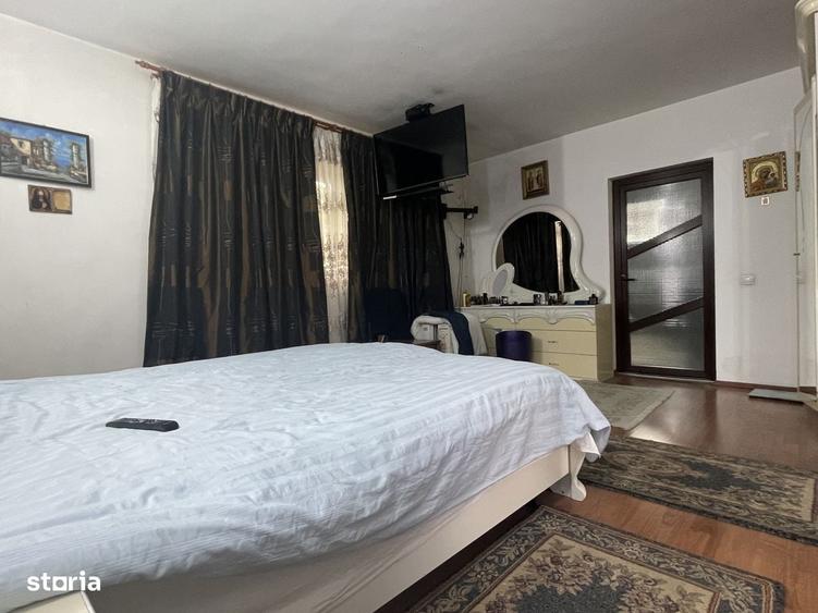 Casă cu 4 camere cu Teren 2000 Mp în Săvinești