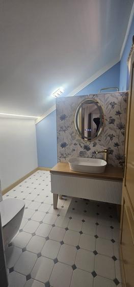 Casă individuală cu 3 camere cu Canalizare în Central