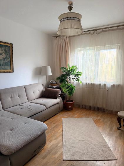 Apartament cu 3 camere decomandat în Nerva Traian