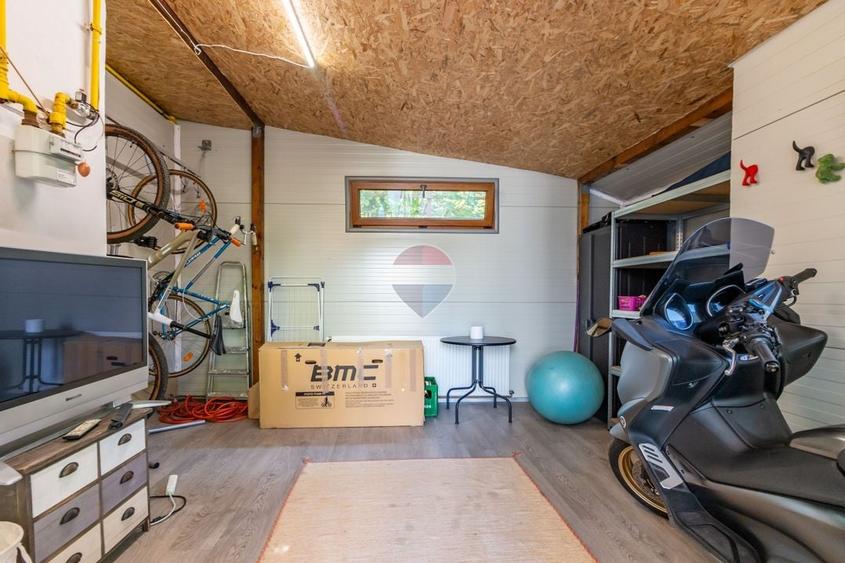 Apartament cu 4 camere semidecomandat, mobilat în Turda