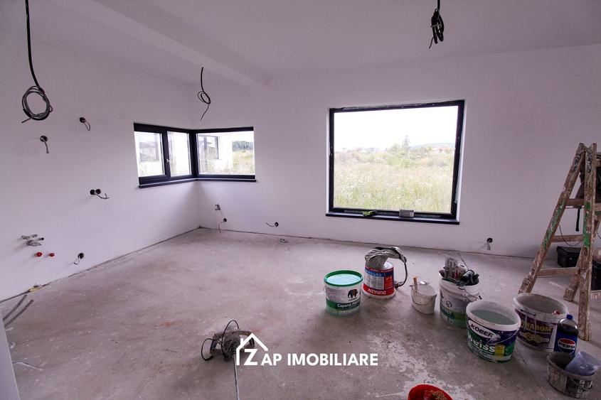 Casă individuală cu 5 camere cu Canalizare în Corunca