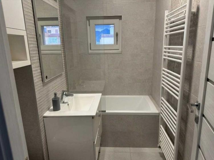 Apartament cu 2 camere semidecomandat în Vlahuță