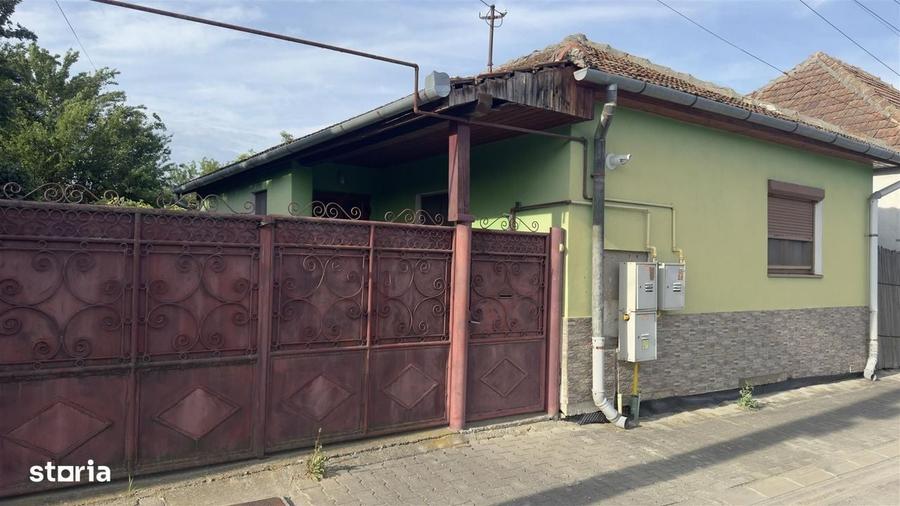 Casă cu 4 camere în Șura Mare