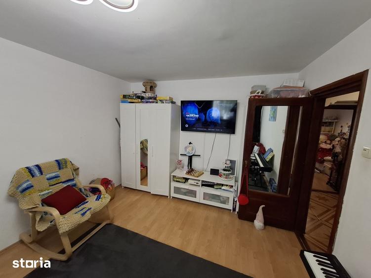 Apartament cu 3 camere decomandat în Inel II