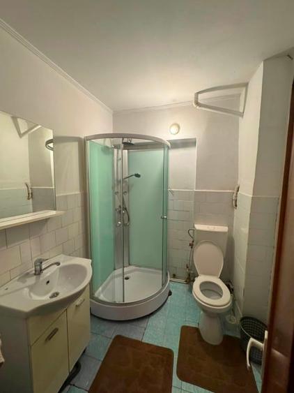 Apartament cu 3 camere decomandat, mobilat în Gară