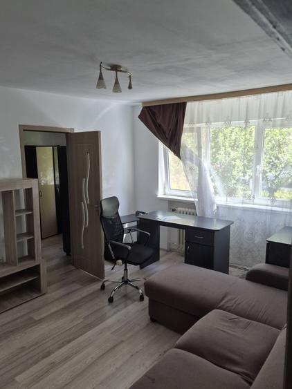Apartament cu 2 camere semidecomandat în Circumvalațiunii — fotografia 1