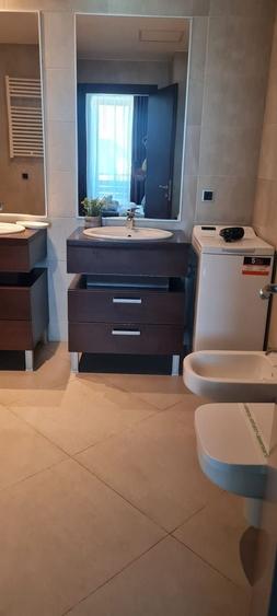 Apartament cu 2 camere semidecomandat, mobilat în Central