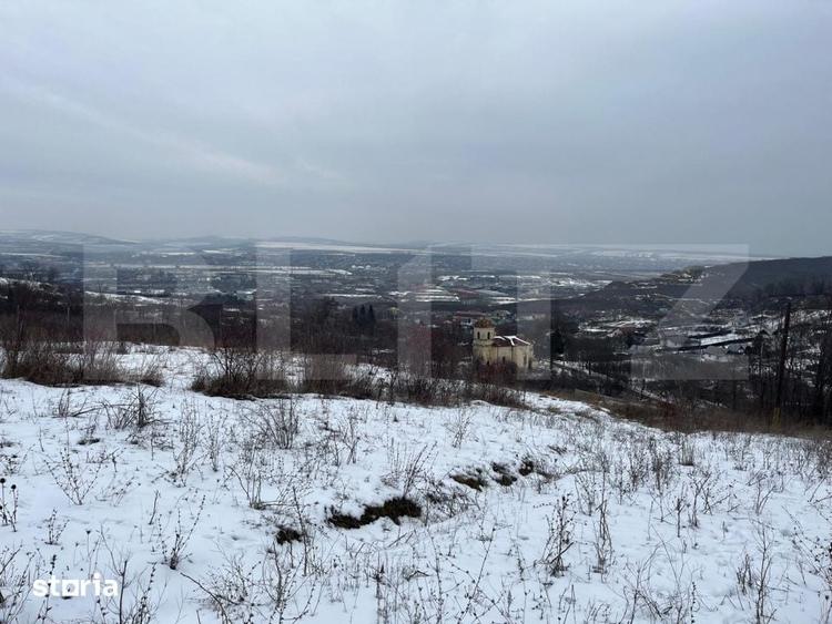 Teren de 1240 mp, în Tomești
