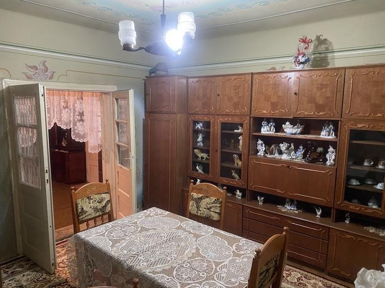 Casă cu 4 camere în Fânațe