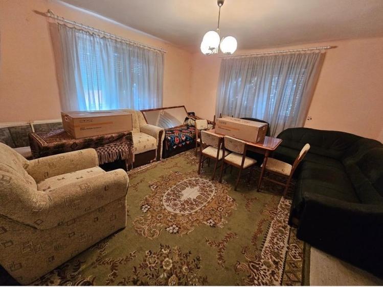 Casă individuală cu 4 camere cu Canalizare în Exterior Sud