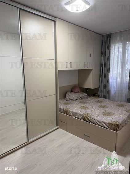 Apartament cu 4 camere decomandat în Ozana