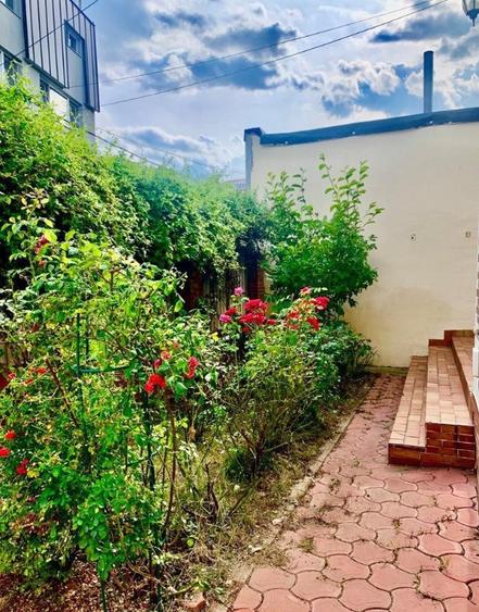 Casă cu 5 camere cu Teren 300 Mp în Brâncoveanu