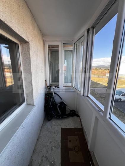 Apartament cu 3 camere semidecomandat, mobilat în Codlea