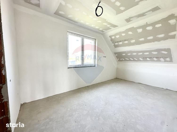 Casă cu 4 camere cu Teren 800 Mp în Gilău