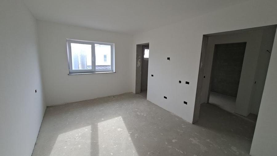 Casă cu 4 camere în Cetate