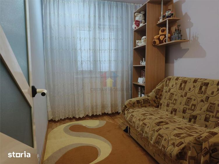 Apartament cu 3 camere în Brăilița