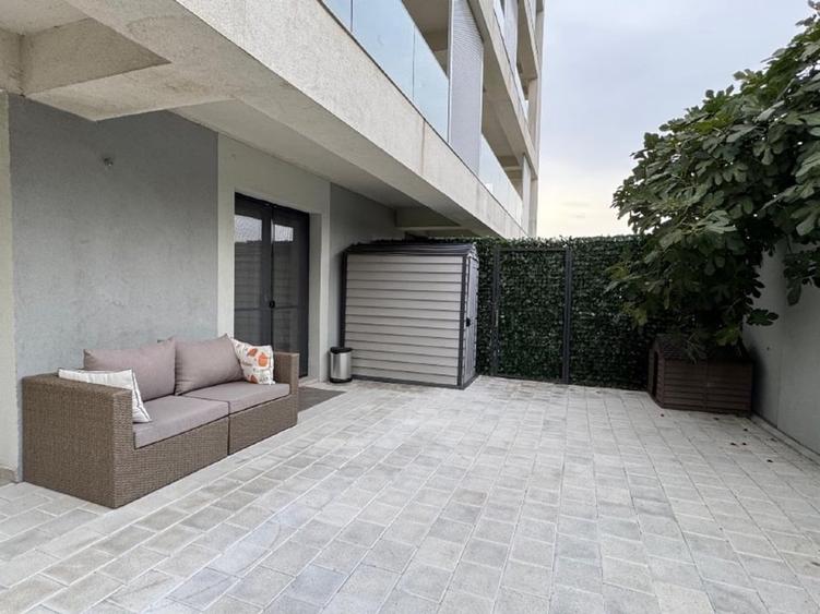 Apartament cu 2 camere decomandat, mobilat în Central