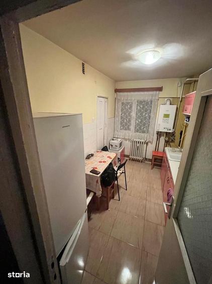 Apartament cu 2 camere semidecomandat în Drăgășani