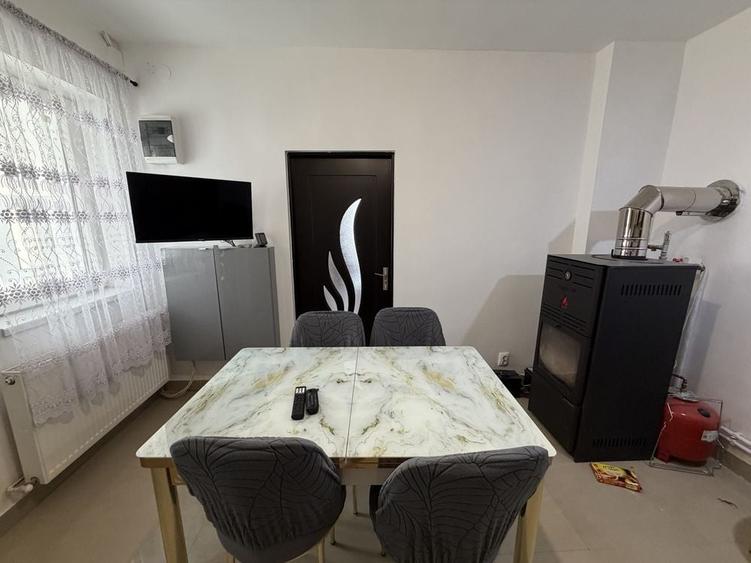 Casă cu 4 camere în Budila